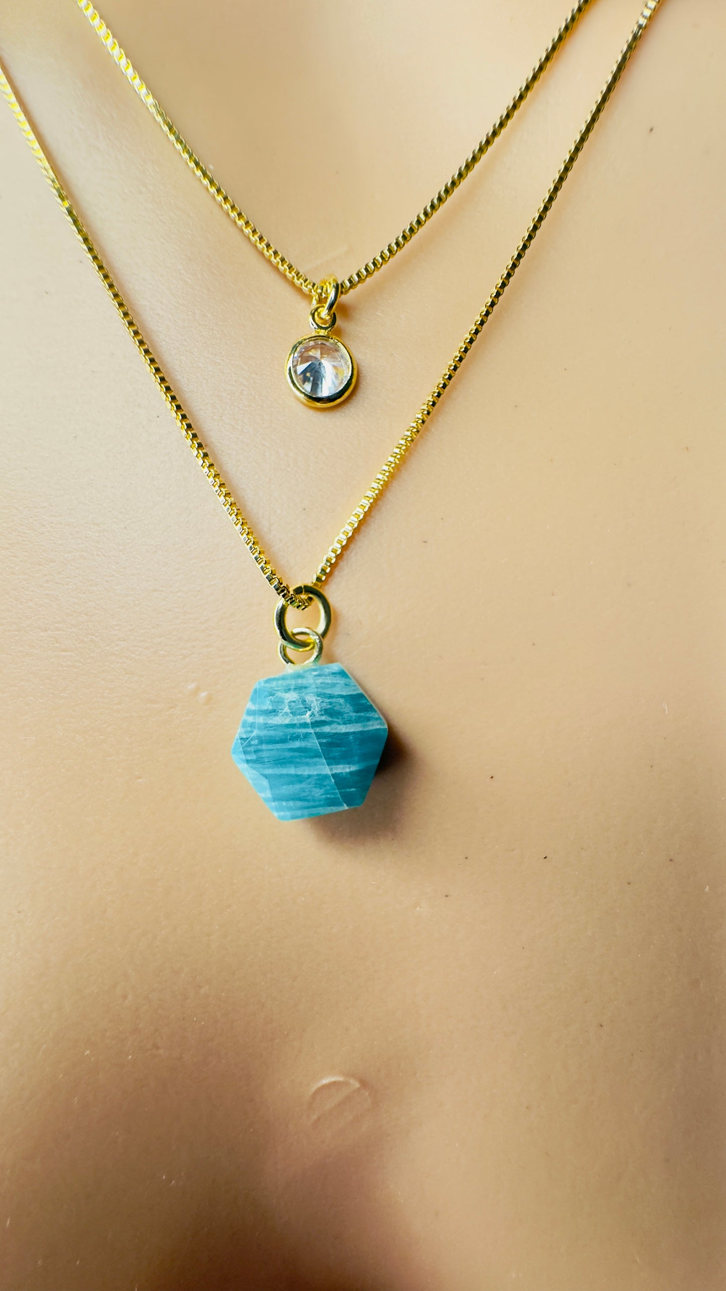 Famibeach Colar Brasileiro de Fio Duplo Ponto de Luz Banhado a Ouro com Amazonita (Amazonita) e Zircônia